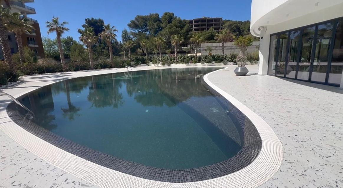 Whitehill Apartment Durres
